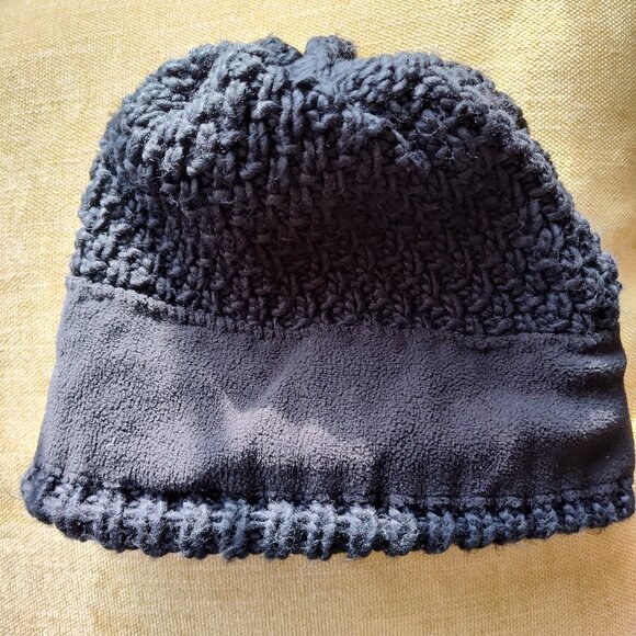 Ladies Eddie Bauer Black Pom Pom Winter Hat - Built-in Headband For Warmth - Picture 3 of 4